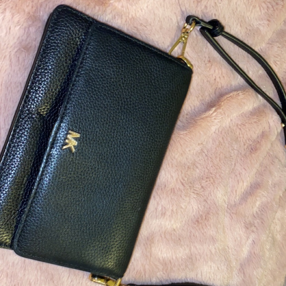 Michael kors crossbody bag